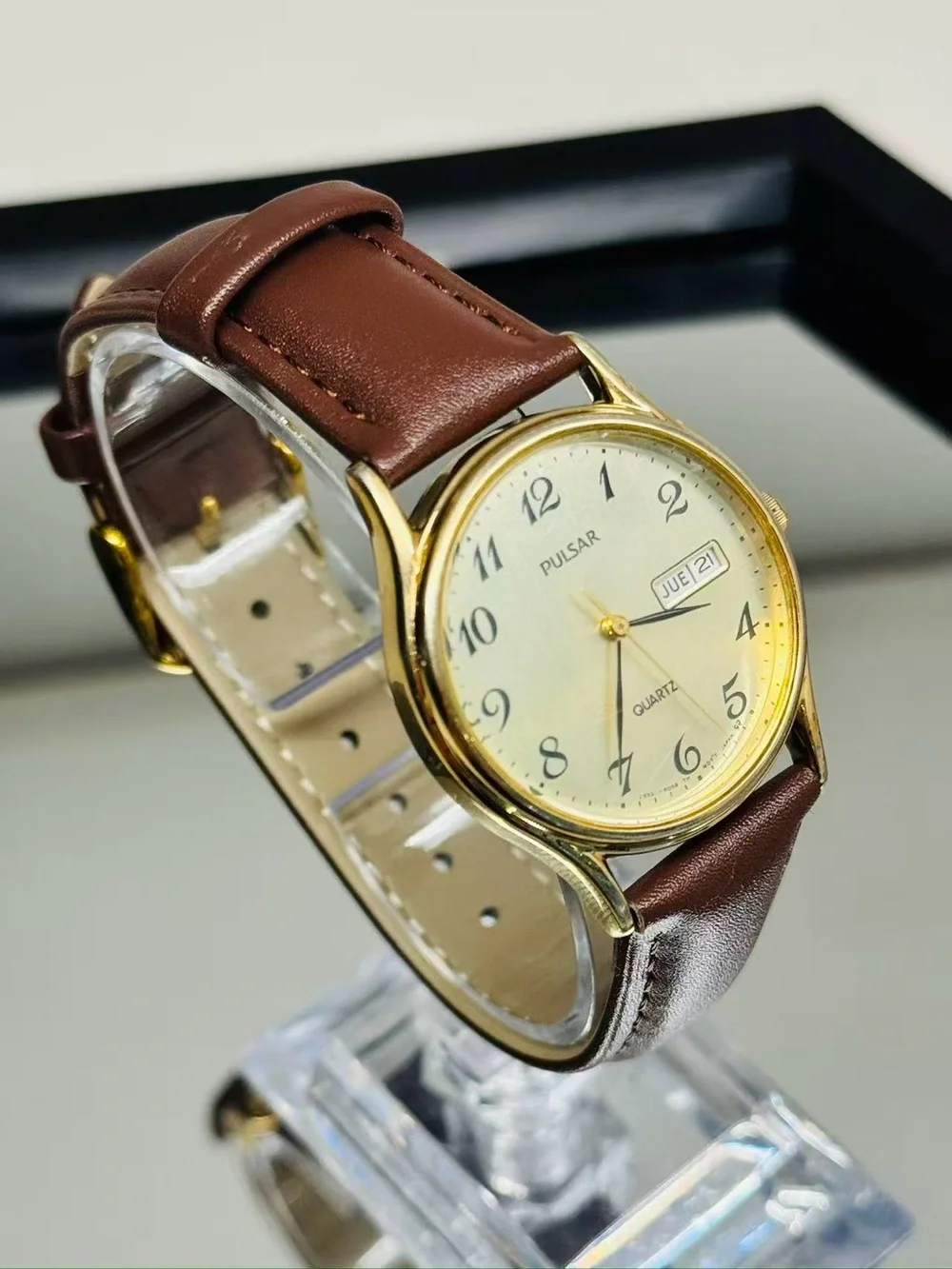 Vintage Pulsar Men’s Quartz Watch Gold Tone 31mm Day Date New Battery Runs